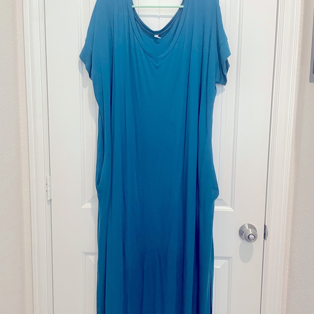 Maternity maxi dress. Size 2X.